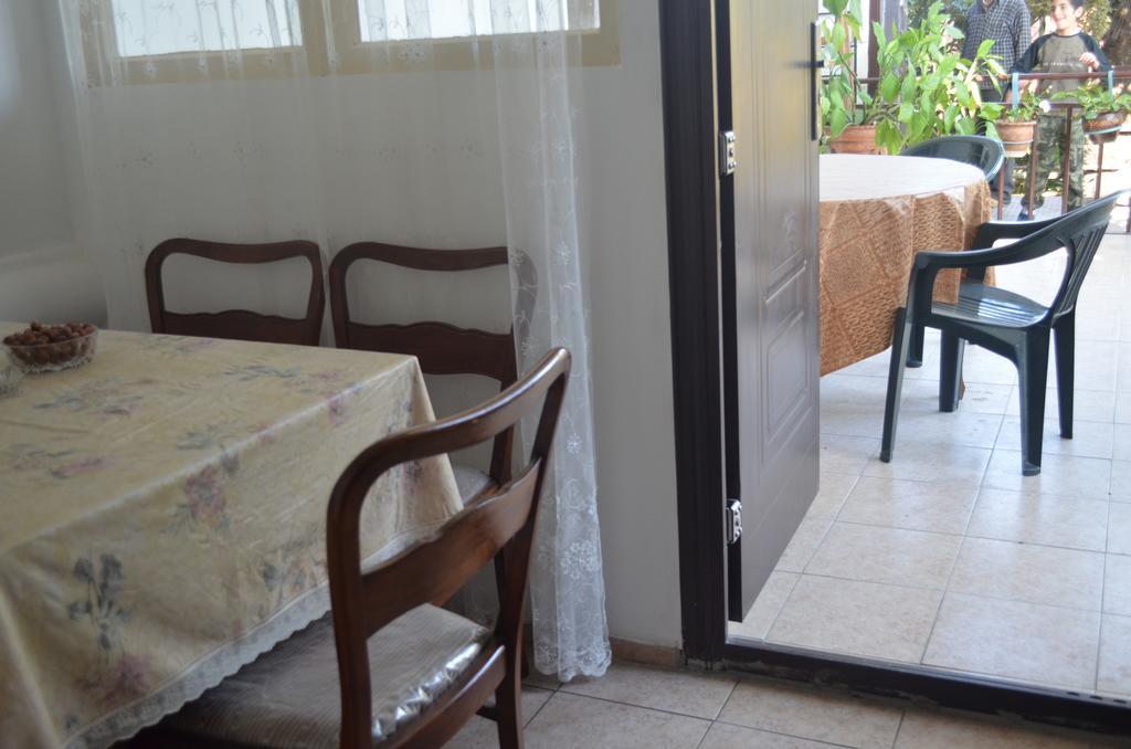Alex'S Cosy Guesthouse ティビリシ エクステリア 写真