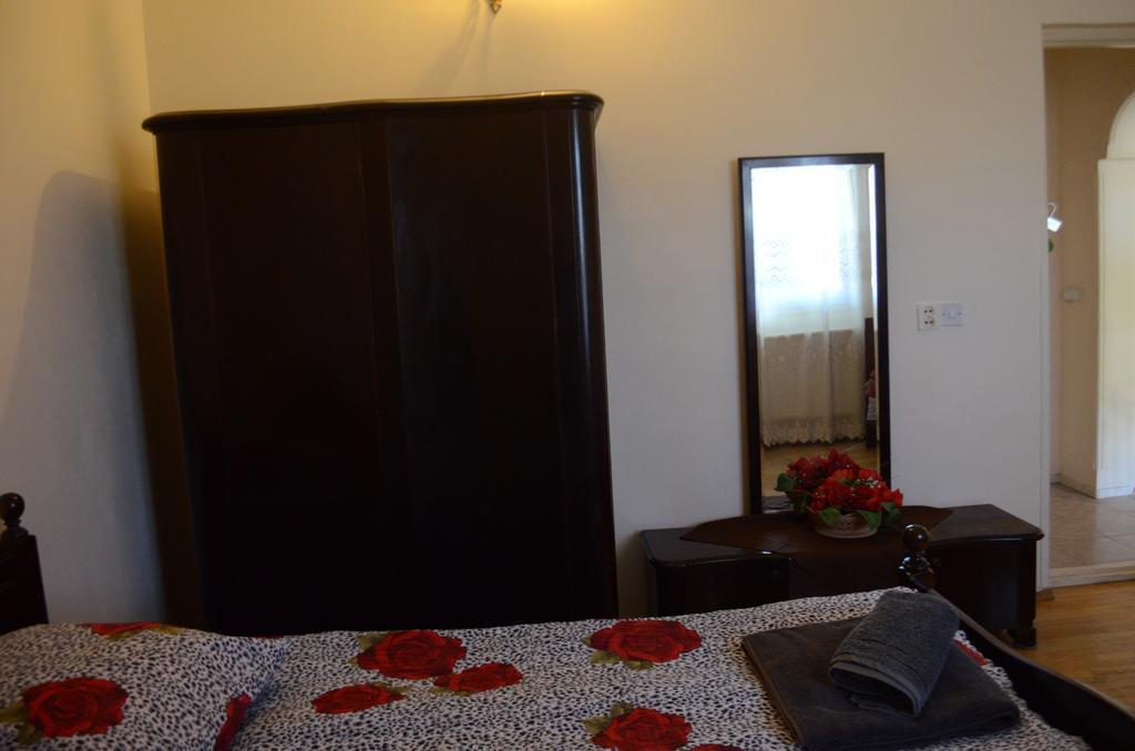 Alex'S Cosy Guesthouse ティビリシ エクステリア 写真