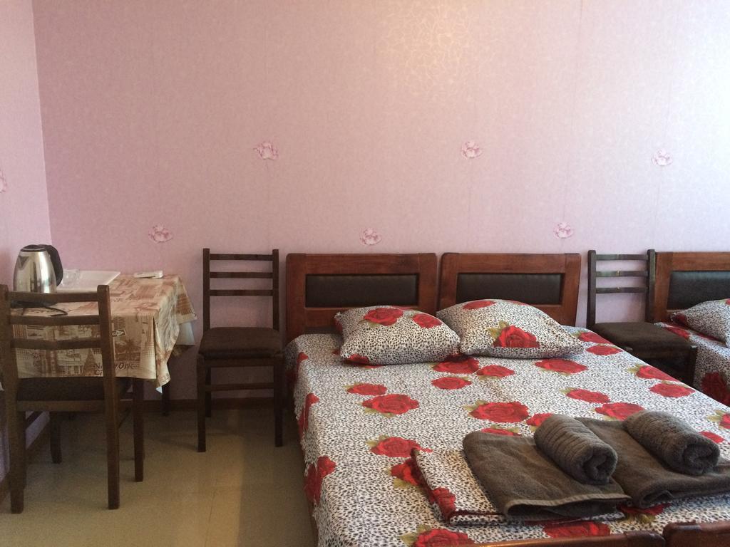Alex'S Cosy Guesthouse ティビリシ エクステリア 写真