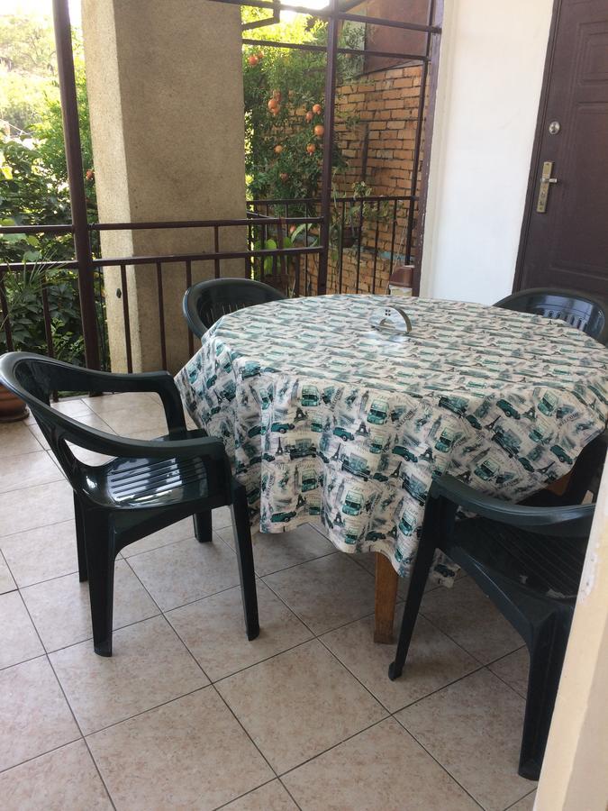 Alex'S Cosy Guesthouse ティビリシ エクステリア 写真