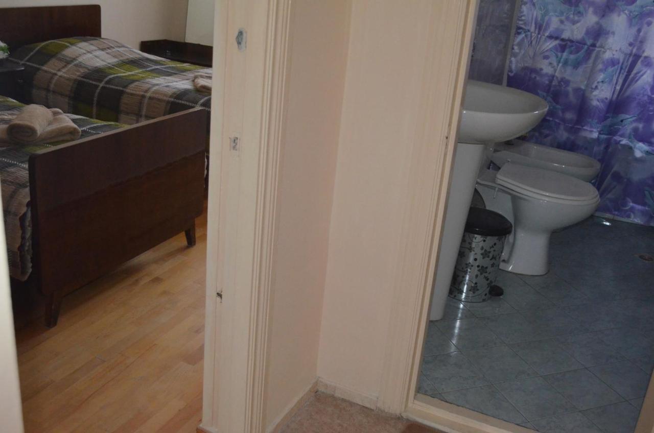 Alex'S Cosy Guesthouse ティビリシ 部屋 写真