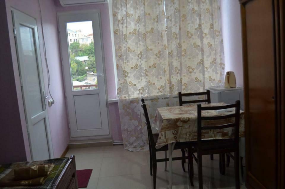 Alex'S Cosy Guesthouse ティビリシ エクステリア 写真